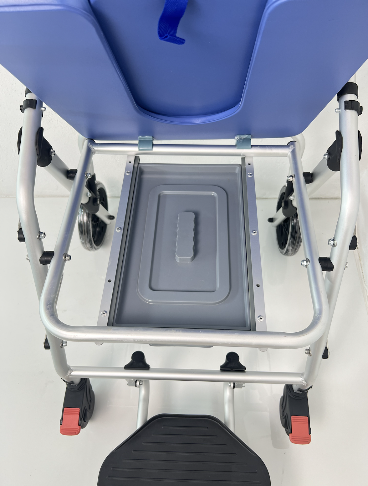 ghế-bô-vệ-sinh-đa-năng-gbm-016a-72