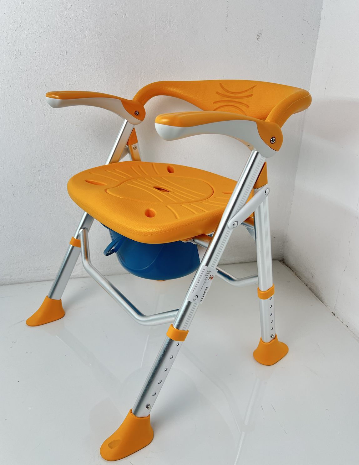 ghế-tắm-bô-vệ-sinh-gbm-026b-2