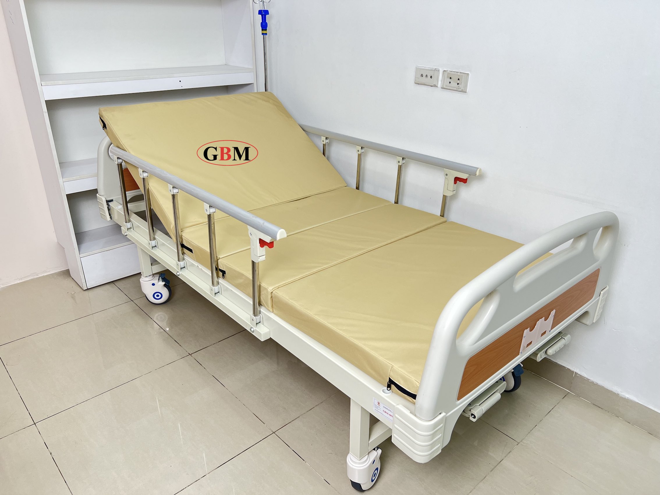 giường-bệnh-y-tế-tay-quay-gbm-093-3